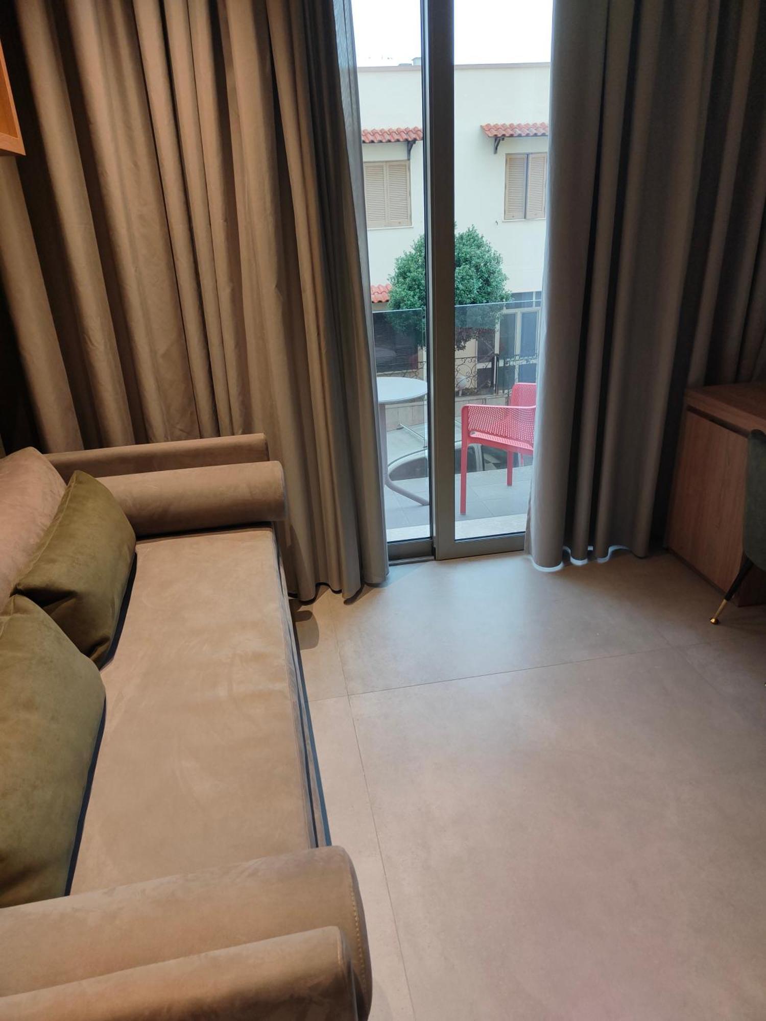 10 Catalani Rooms ポルト・チェザーレオ エクステリア 写真